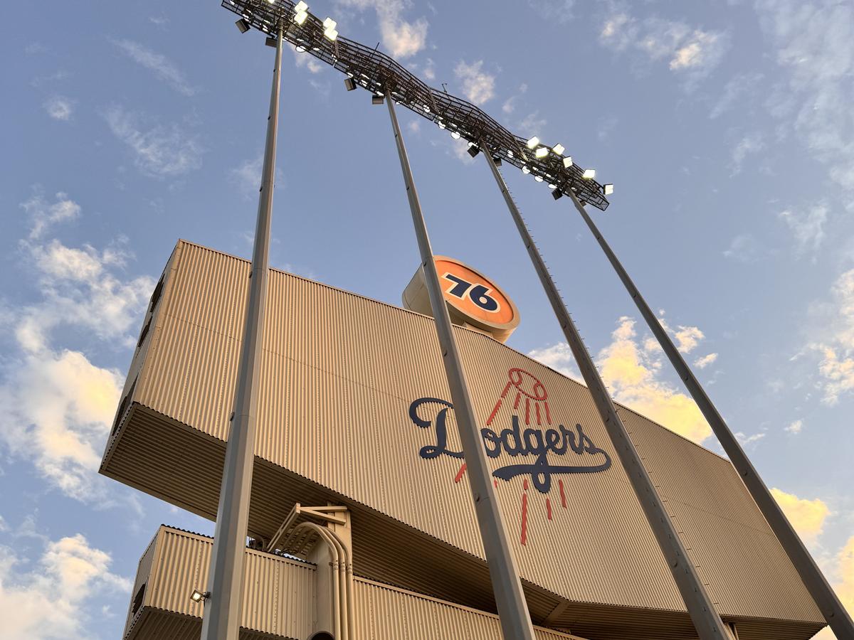 Los Angeles Dodgers vs Milwaukee Brewers