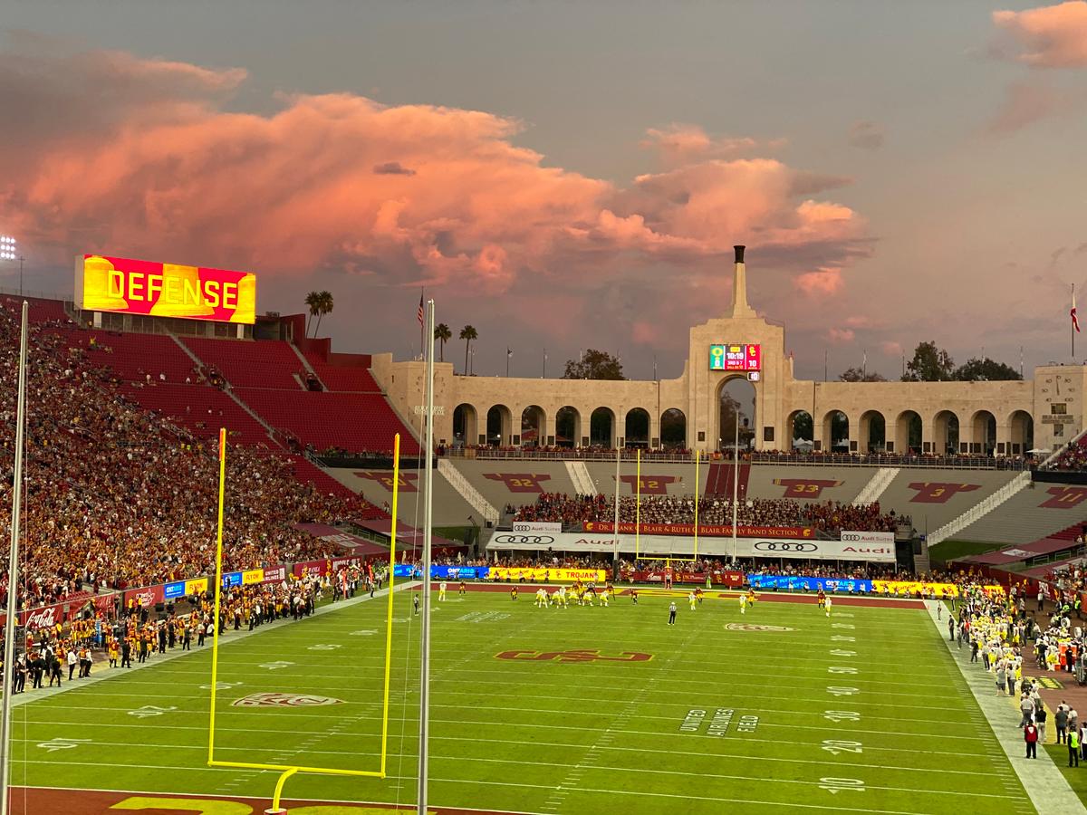 USC Trojans Football vs Oregon Ducks